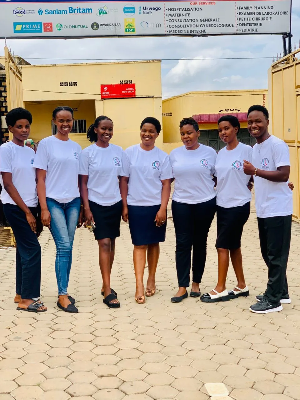 Sanus Polyclinic team outside